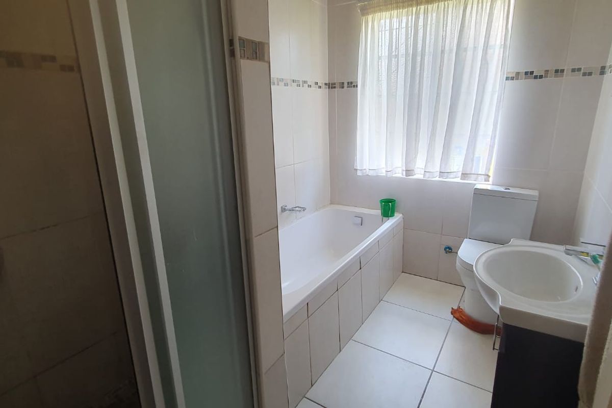 Big Garden Dreams, Warm Fires & Everyday Convenience - Photo 5