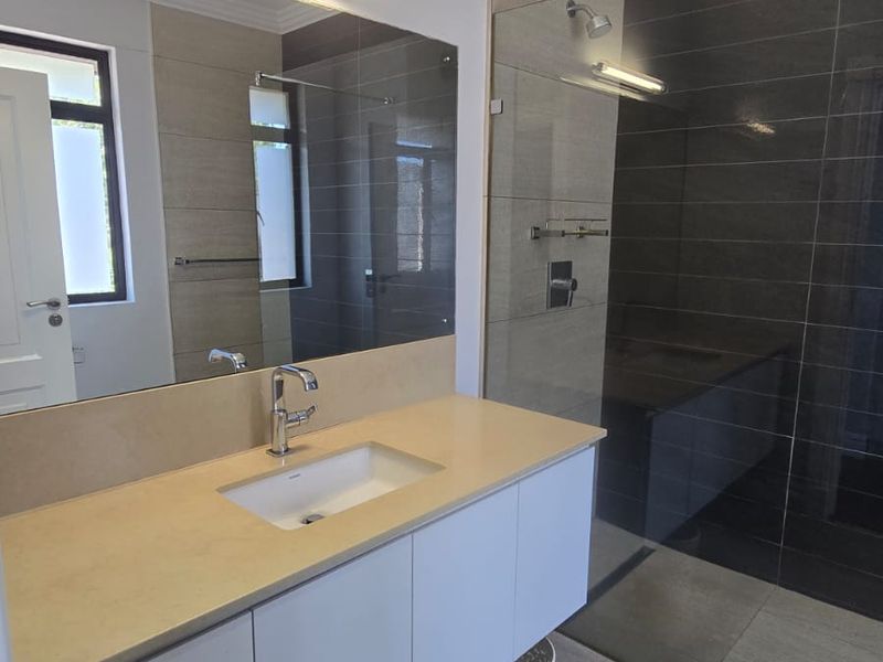 Luxury 5 Bedroom Home to Rent in Ballito – R71 500 per month - Photo 5