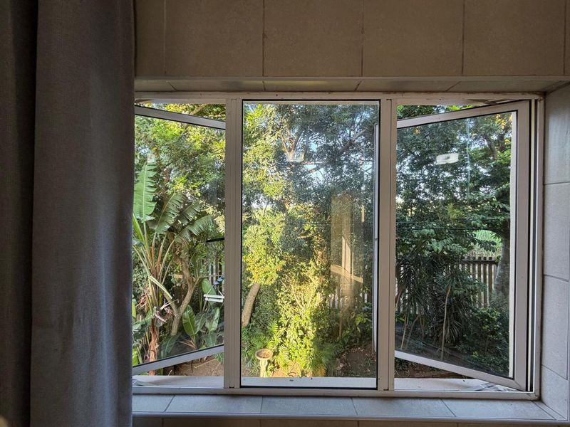 Stylish 2-Bedroom Apartment in Manor Mews - Photo 9