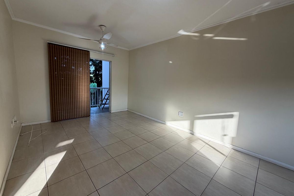 Stylish 2-Bedroom Apartment in Manor Mews - Photo 3