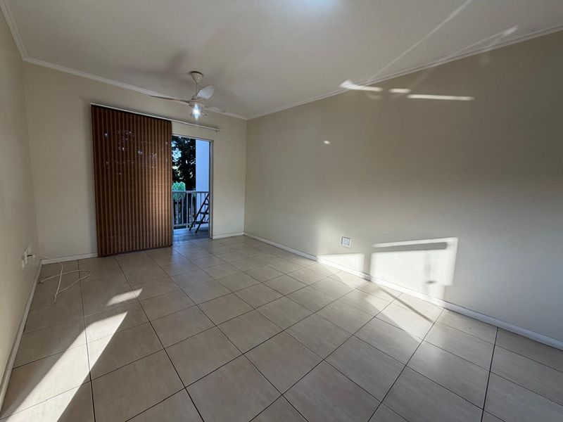 Stylish 2-Bedroom Apartment in Manor Mews - Photo 3