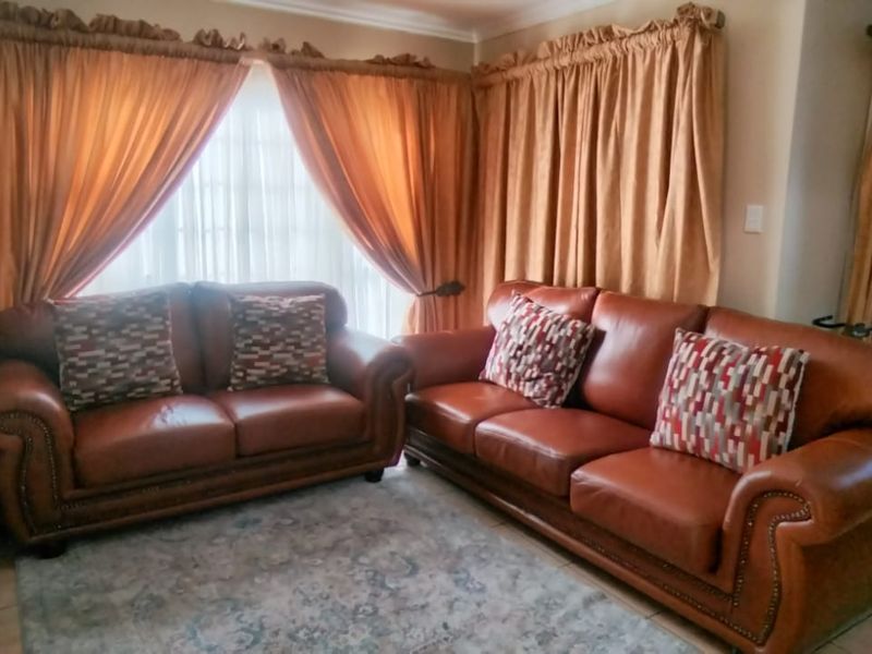 Beautiful and spacious! - Photo 8