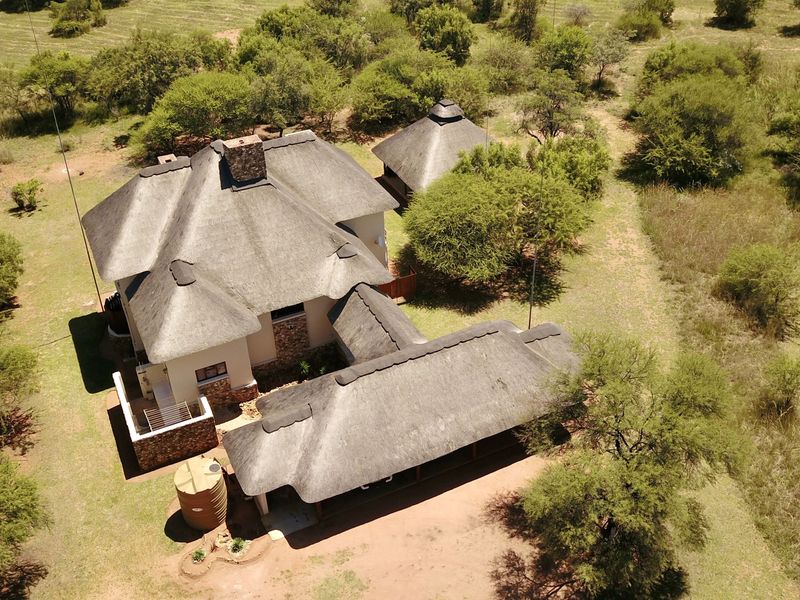 Luxury Bushveld Retreat with Panoramic Waterberg Views in Zebula Golf Estate - Photo 5