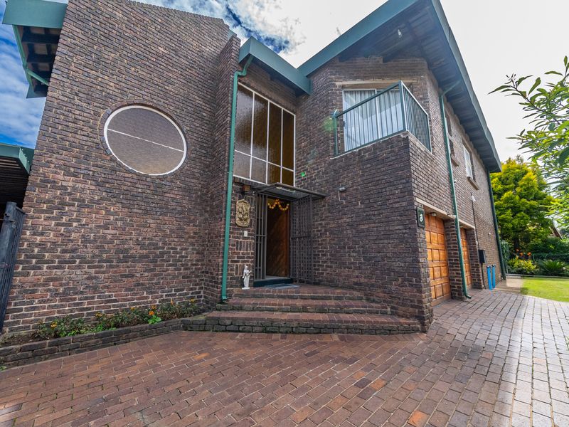 5 Bedroom home - Photo 2