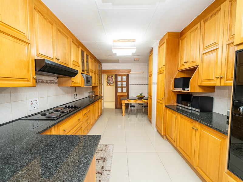 5 Bedroom home - Photo 10