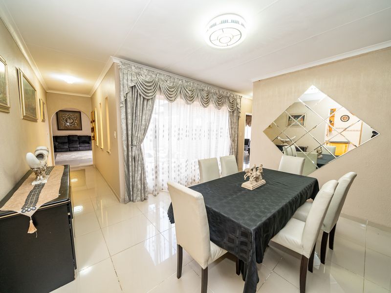 5 Bedroom home - Photo 8