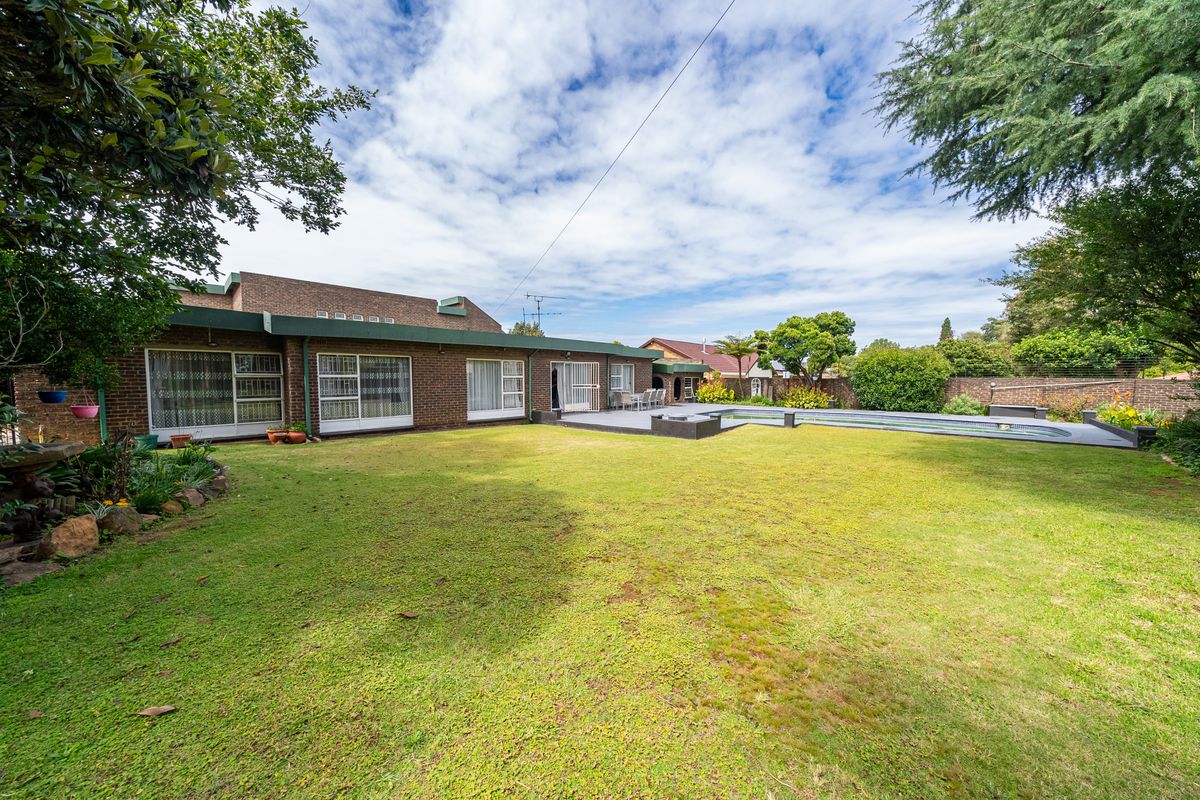 5 Bedroom home - Photo 3