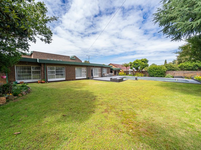 5 Bedroom home - Photo 3