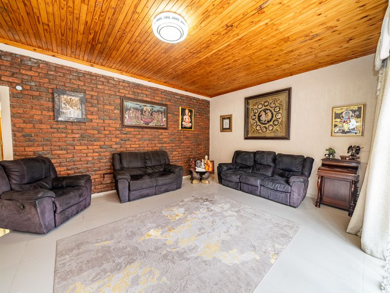 5 Bedroom home - Photo 5