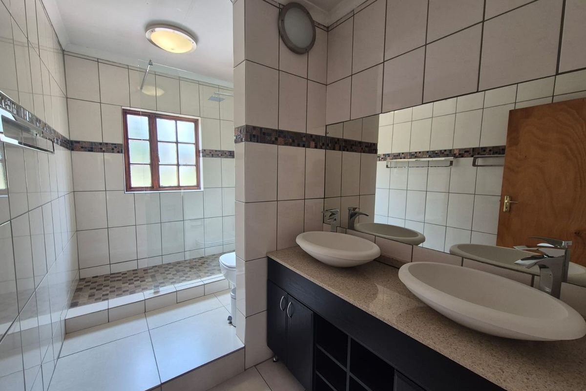 !GOLF ESTATE PARADISE! - Photo 2