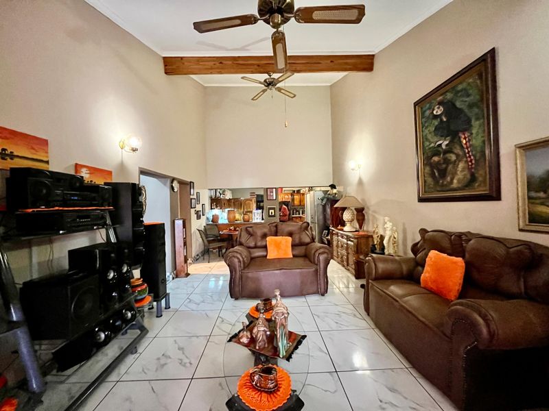 Tucked away right in the heart of Bela-Bela - Photo 9