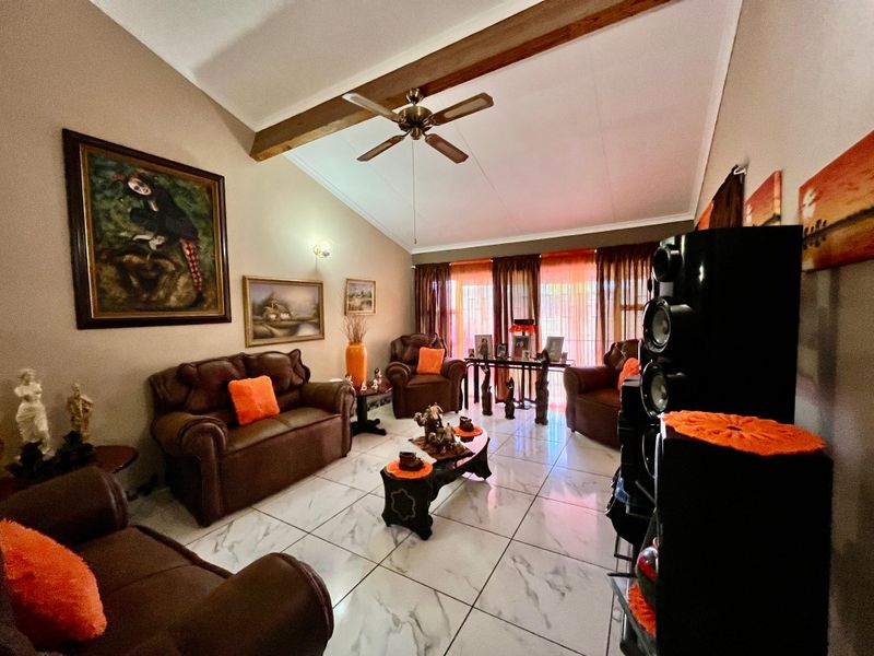 Tucked away right in the heart of Bela-Bela - Photo 8