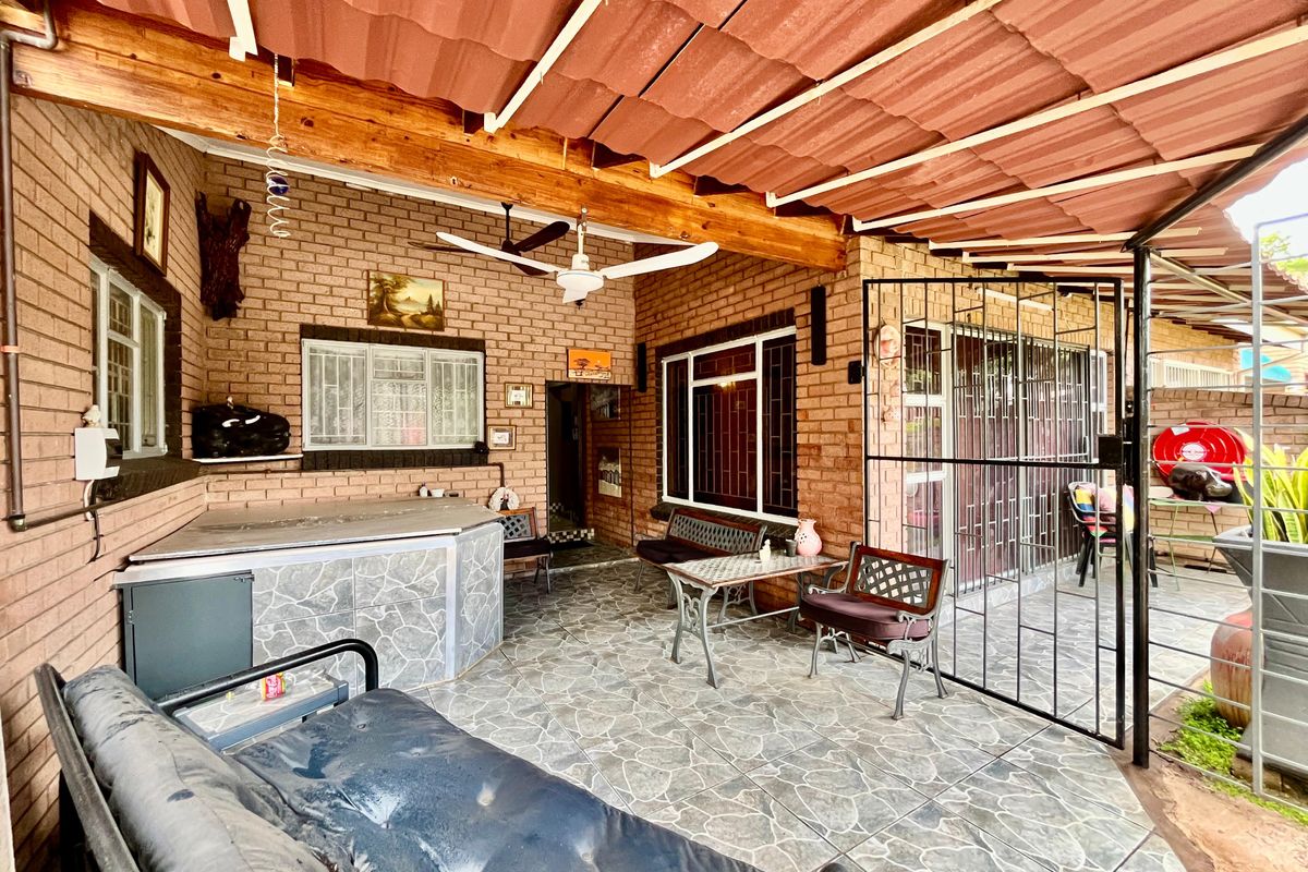 Tucked away right in the heart of Bela-Bela - Photo 3