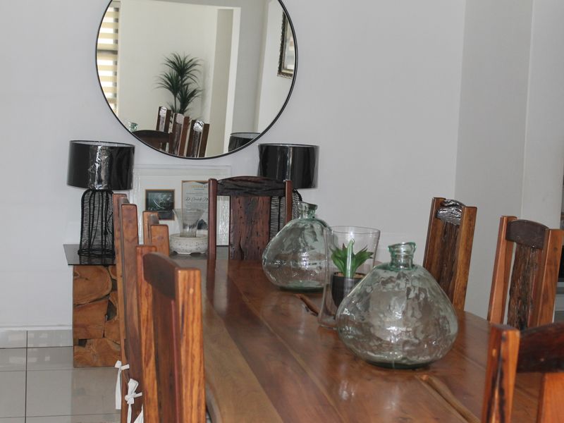 With loads of light and the beautiful view of the Magalies Mountain Range - Photo 7