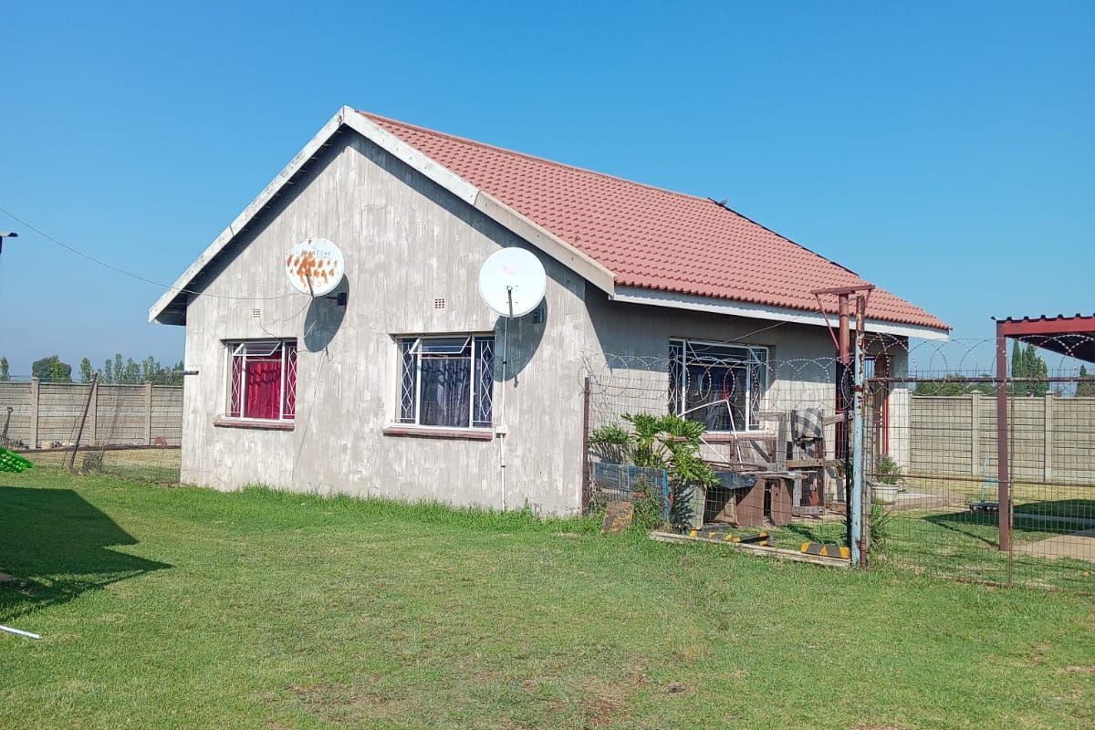 Property for Sale in De Deur, Vereeniging – Ideal Family Home with Income Potential! - Photo 3