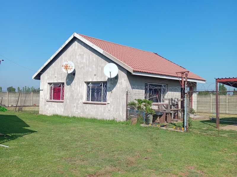 Property for Sale in De Deur, Vereeniging – Ideal Family Home with Income Potential! - Photo 3