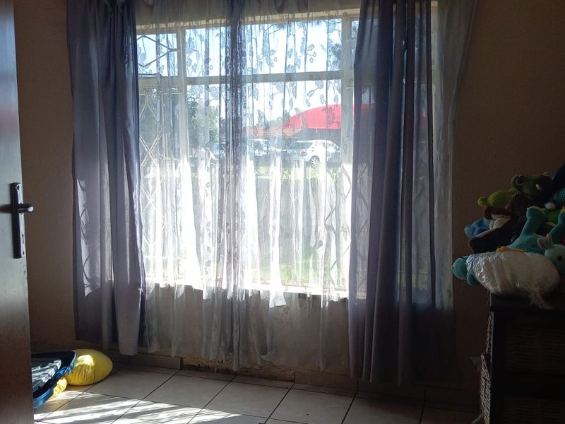 Property for Sale in De Deur, Vereeniging – Ideal Family Home with Income Potential! - Photo 9