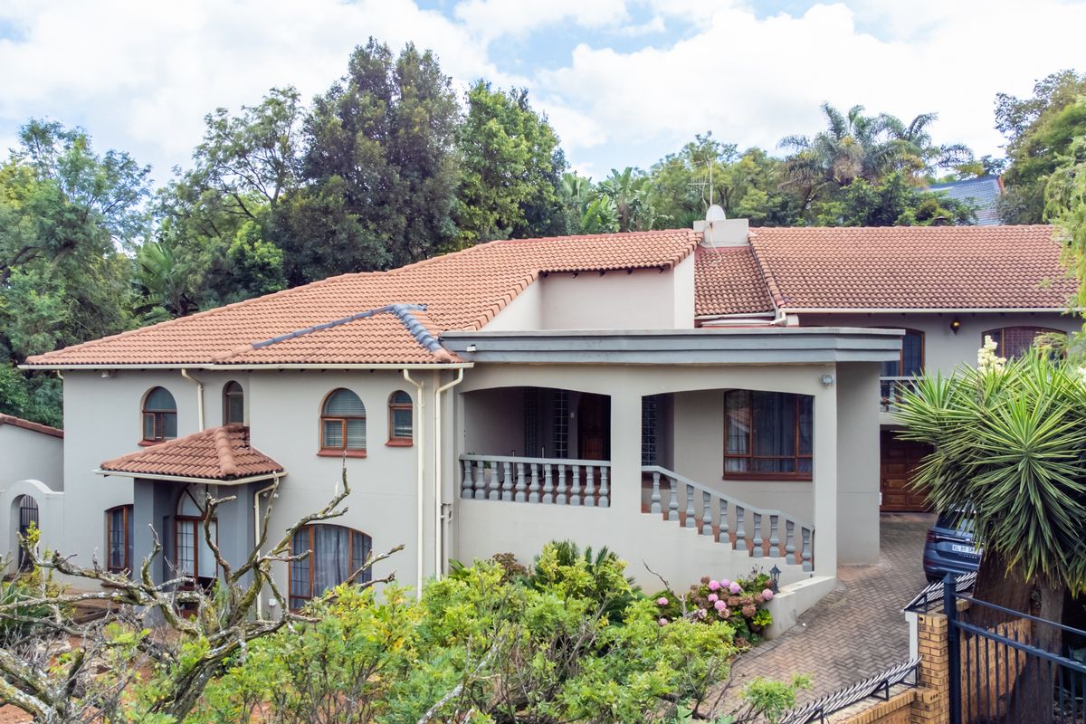 5 Bed Family Home Faerie Glen - Photo 2