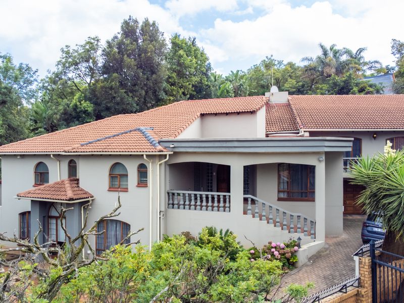 5 Bed Family Home Faerie Glen - Photo 2
