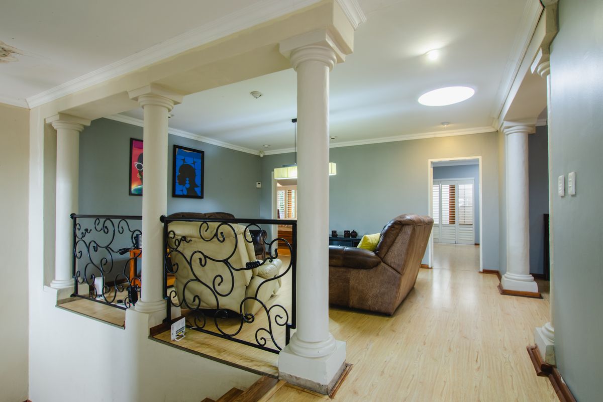 5 Bed Family Home Faerie Glen - Photo 5
