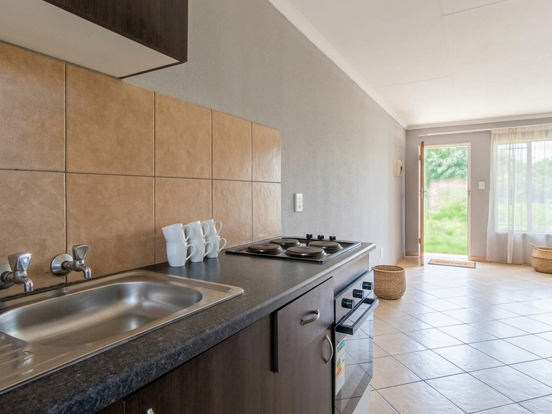 riced to Sell Fast – Secure 2 Bedroom Starter Home in Olievenhoutbos - Photo 5