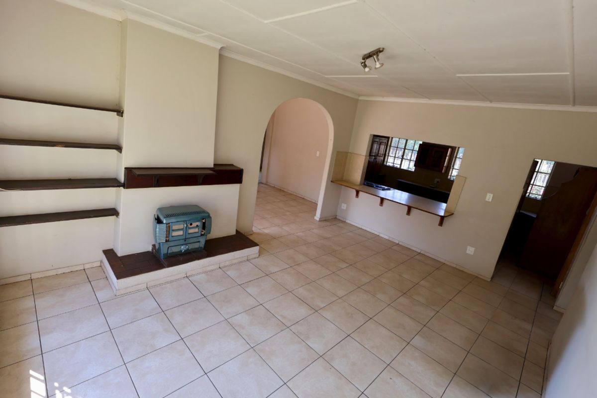 Spacious Family Home with Endless Potential in a Prime Location - Photo 2