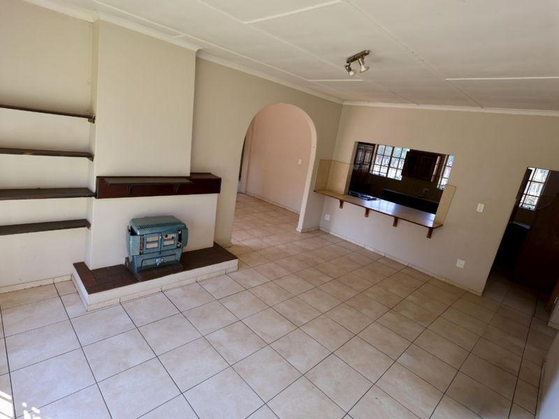 Spacious Family Home with Endless Potential in a Prime Location - Photo 2