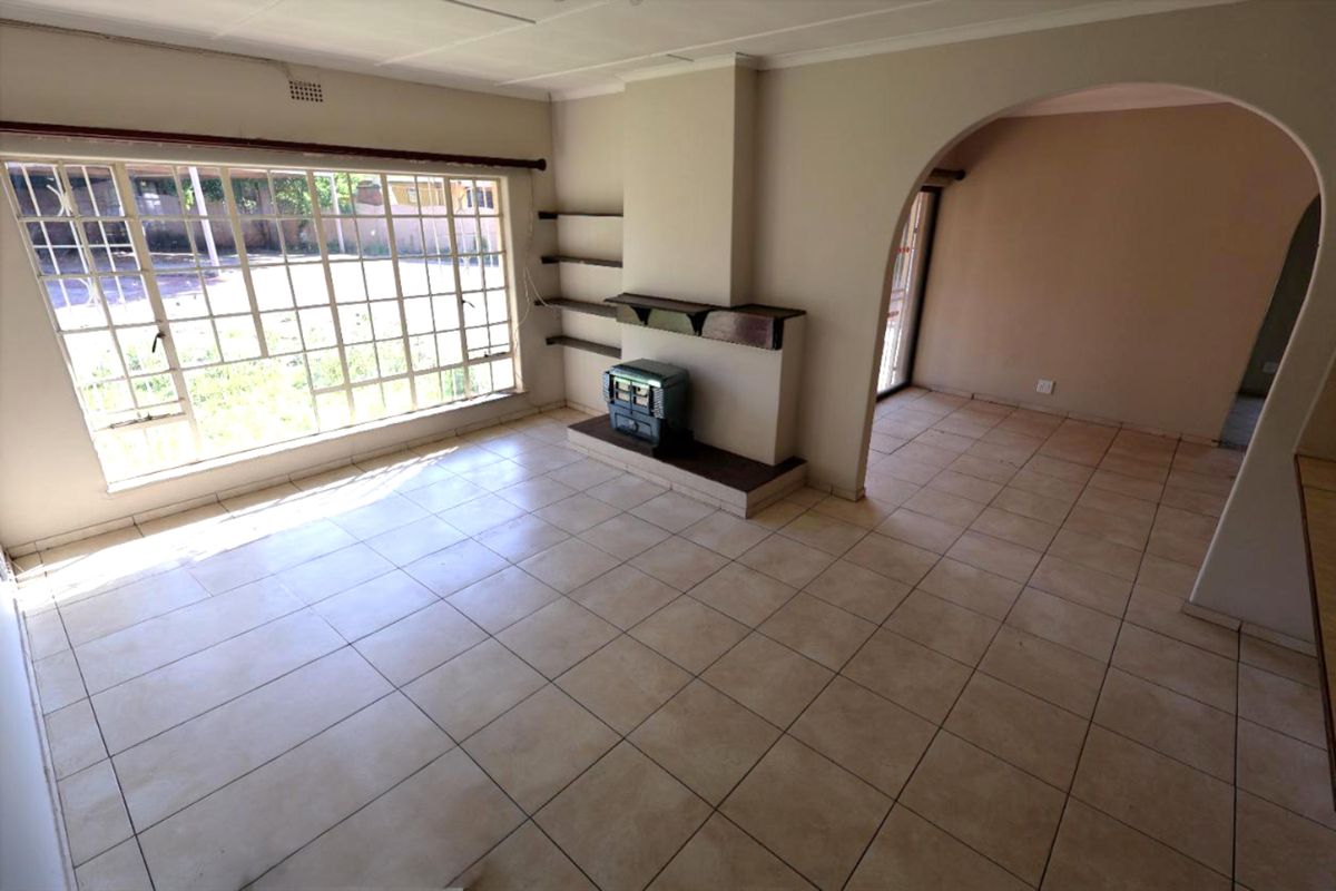 Spacious Family Home with Endless Potential in a Prime Location - Photo 3