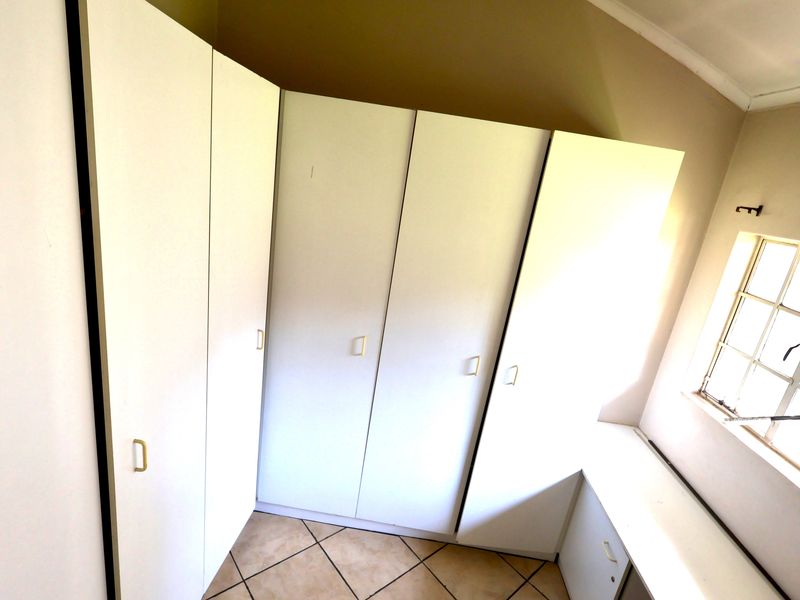 Spacious Family Home with Endless Potential in a Prime Location - Photo 7