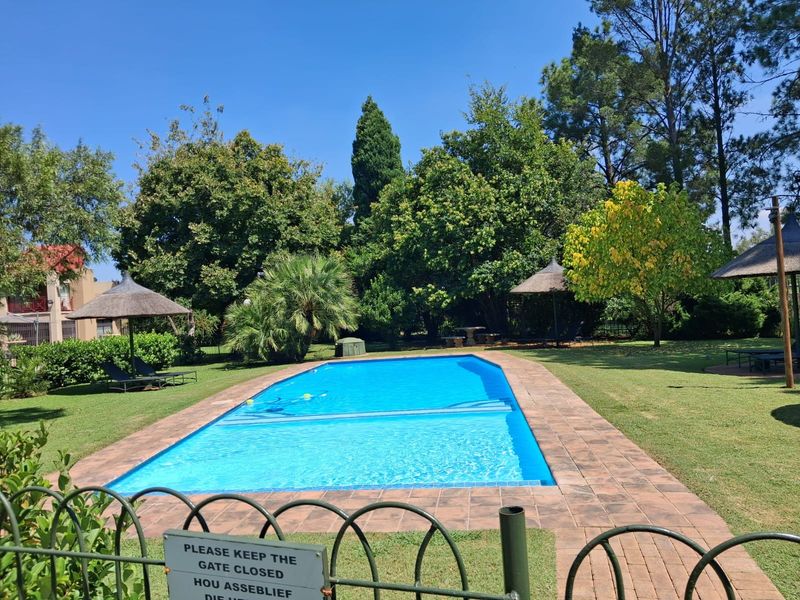 Luxurious 2 Bedroom Flat for Sale in Antiqua Bay Vaalpark. - Photo 6