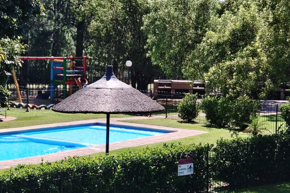 Luxurious 2 Bedroom Flat for Sale in Antiqua Bay Vaalpark. - Photo 2