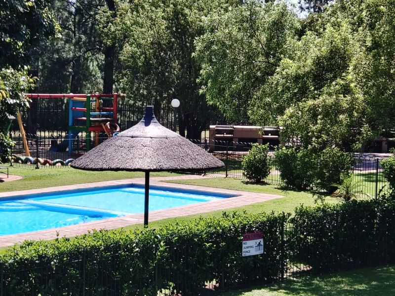 Luxurious 2 Bedroom Flat for Sale in Antiqua Bay Vaalpark. - Photo 2