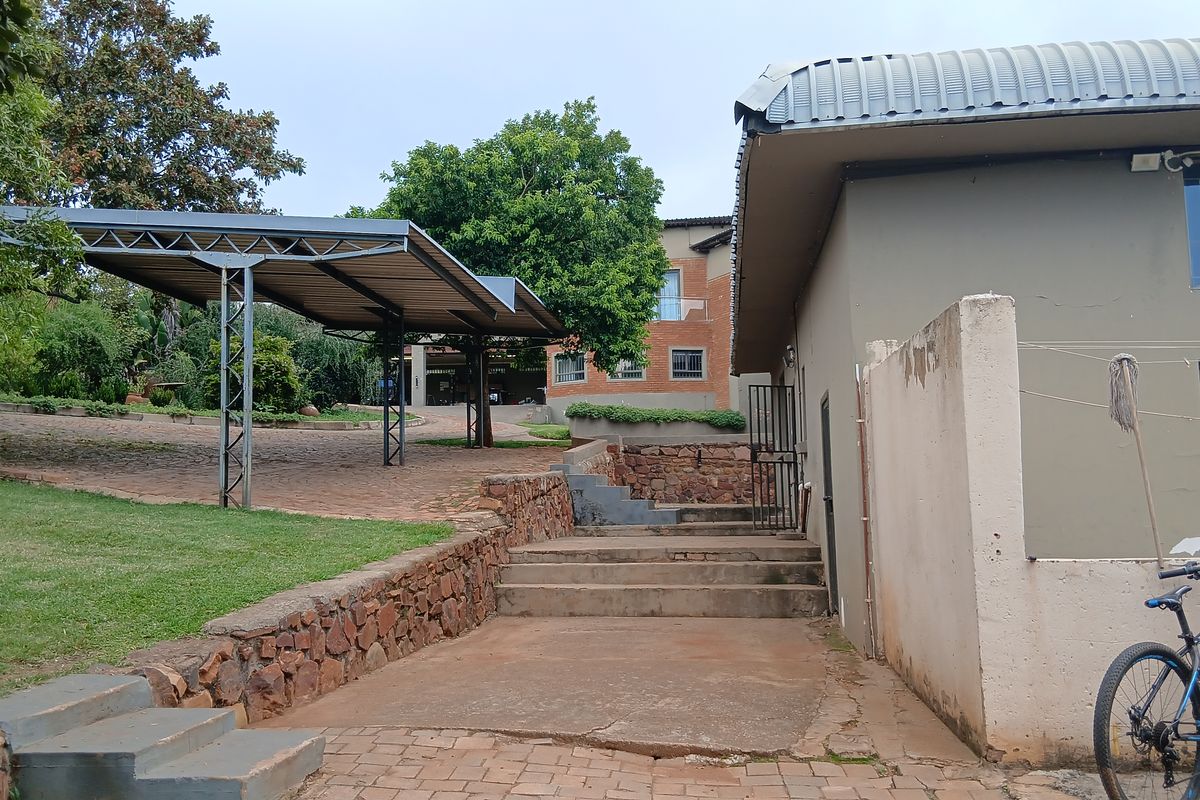 A Rare 1-Hectare Luxury Estate Offering Scale, Security & Sophisticated Living - Photo 5