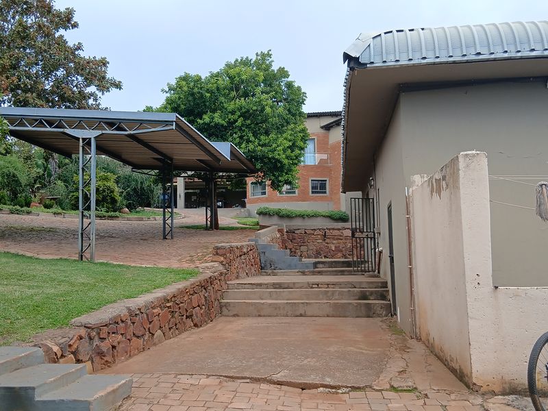 A Rare 1-Hectare Luxury Estate Offering Scale, Security & Sophisticated Living - Photo 5