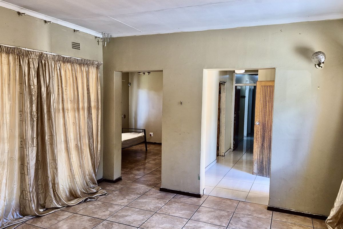 Family house in Die Heuwel ext 4 - Photo 4