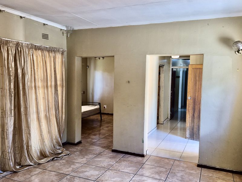 Family house in Die Heuwel ext 4 - Photo 4