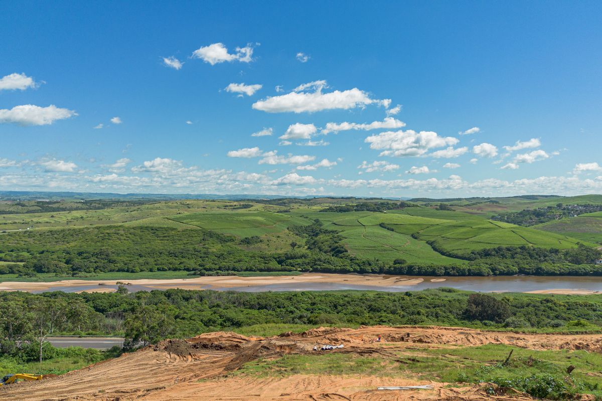 Prime, Elevated Coastal Living - Photo 3