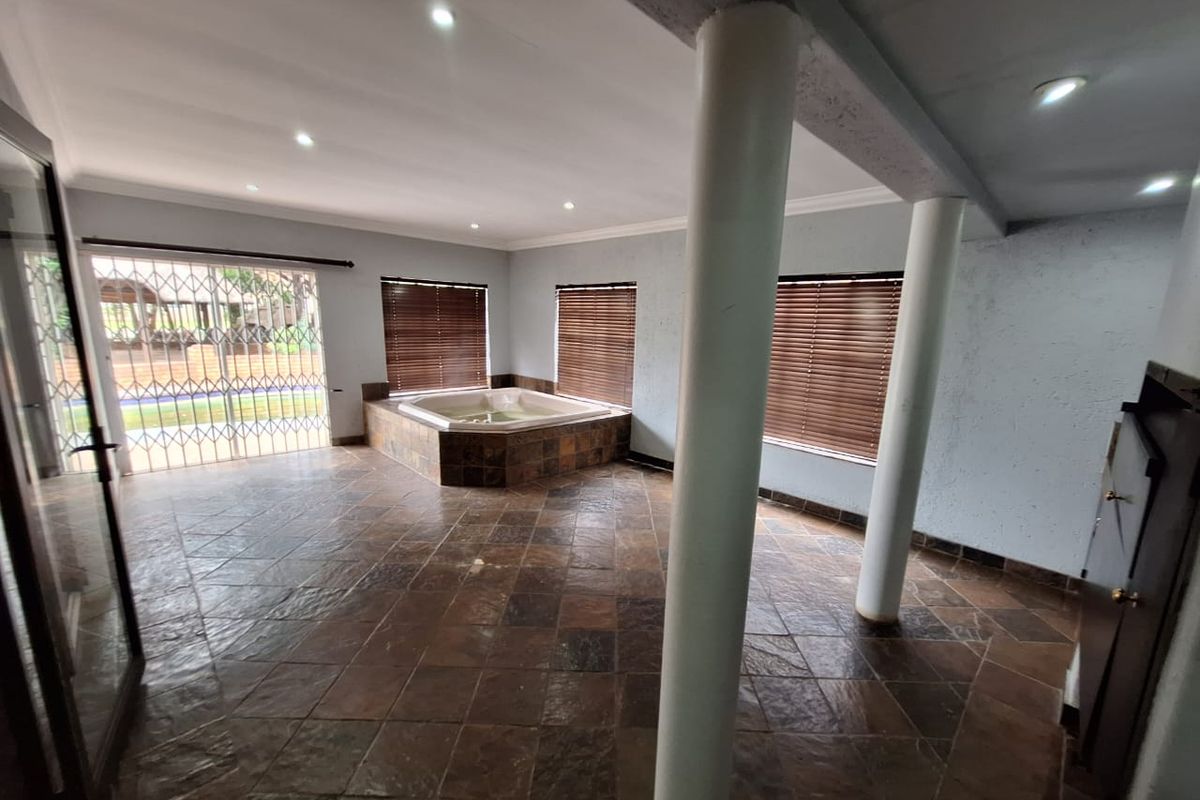 Spacious 3-Bedroom Home with Ultimate Entertainment Features - Photo 2