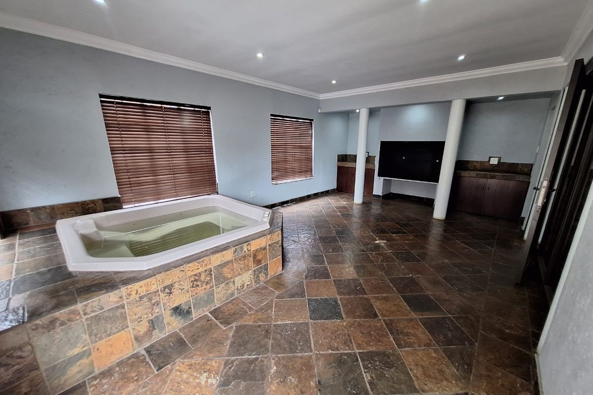 Spacious 3-Bedroom Home with Ultimate Entertainment Features - Photo 4