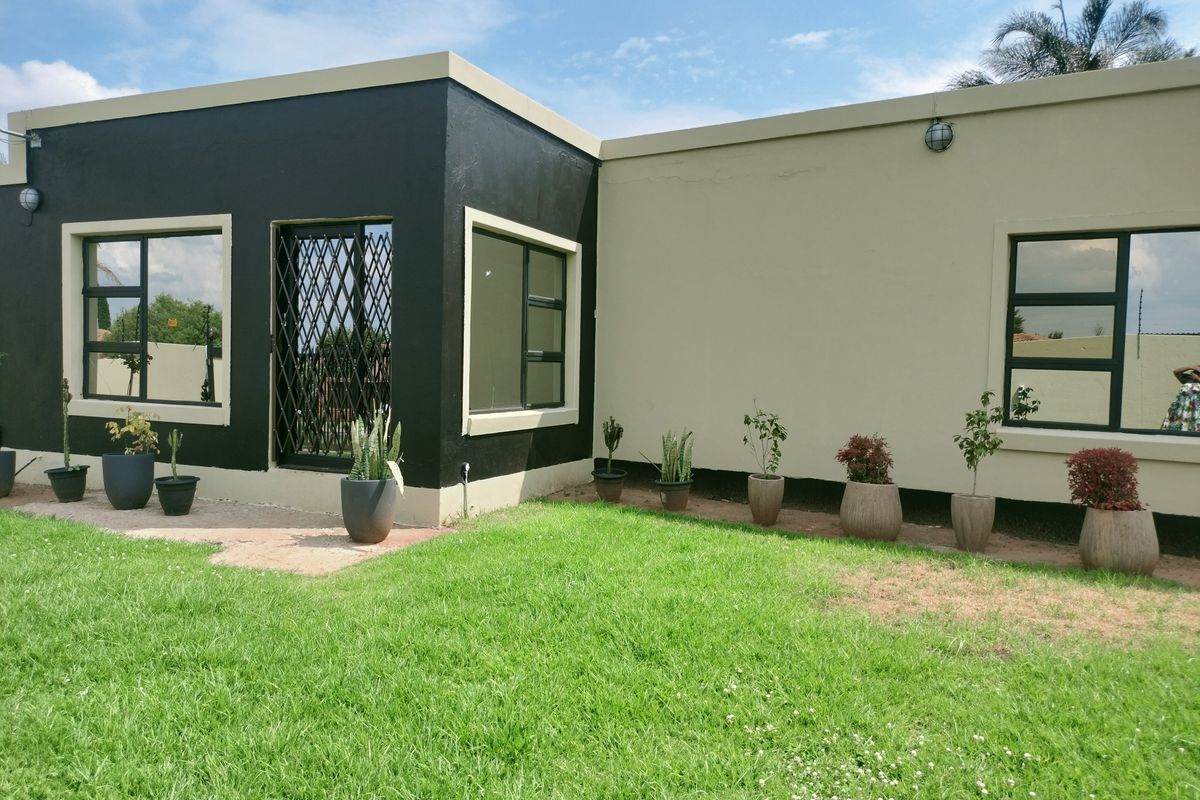 Newly Renovated Home in Reyno Ridge - Photo 2