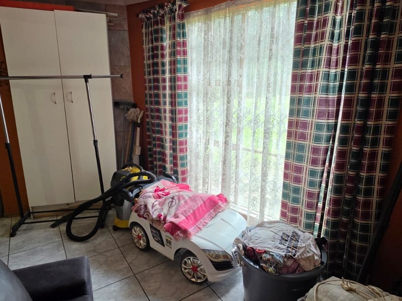 Prime Investment Opportunity – Spacious Multi-Functional Family Home - Photo 3