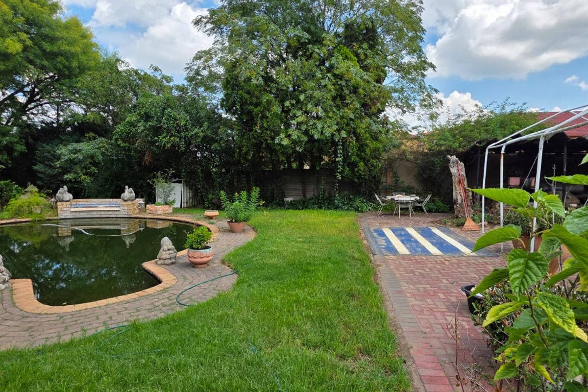 Prime Investment Opportunity – Spacious Multi-Functional Family Home - Photo 5