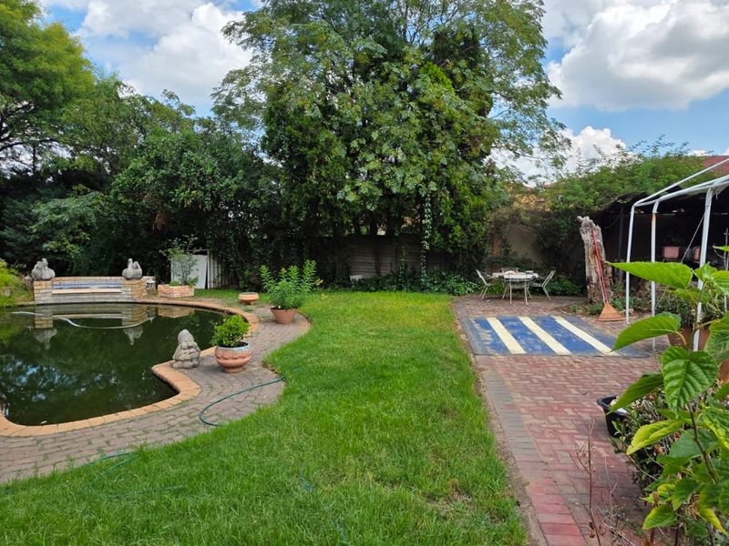 Prime Investment Opportunity – Spacious Multi-Functional Family Home - Photo 5