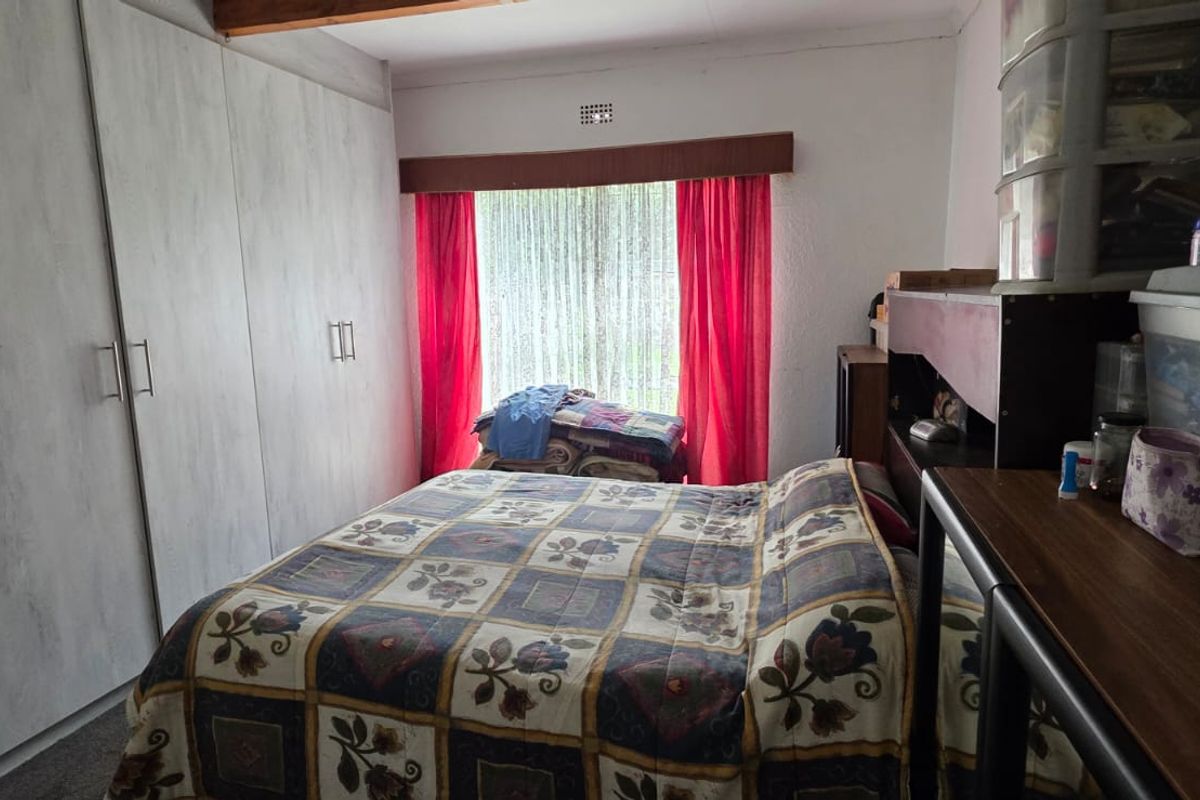 Prime Investment Opportunity – Spacious Multi-Functional Family Home - Photo 4