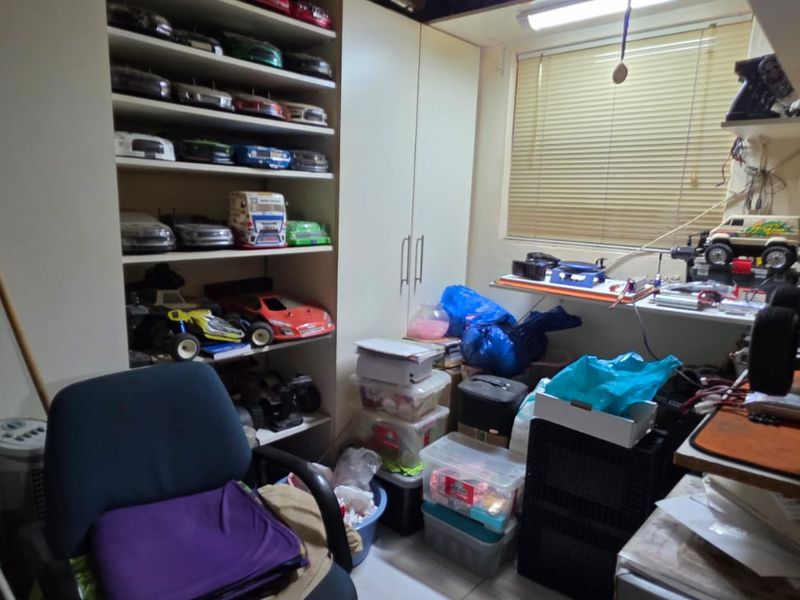 Prime Investment Opportunity – Spacious Multi-Functional Family Home - Photo 9