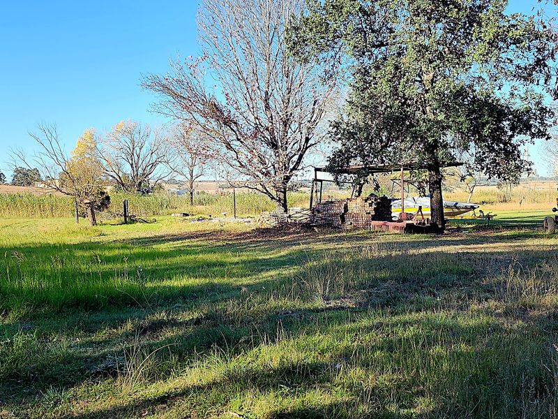 4.7 Hectares of Prime Land with Dam Frontage – Naauwpoort, Witbank - Photo 5