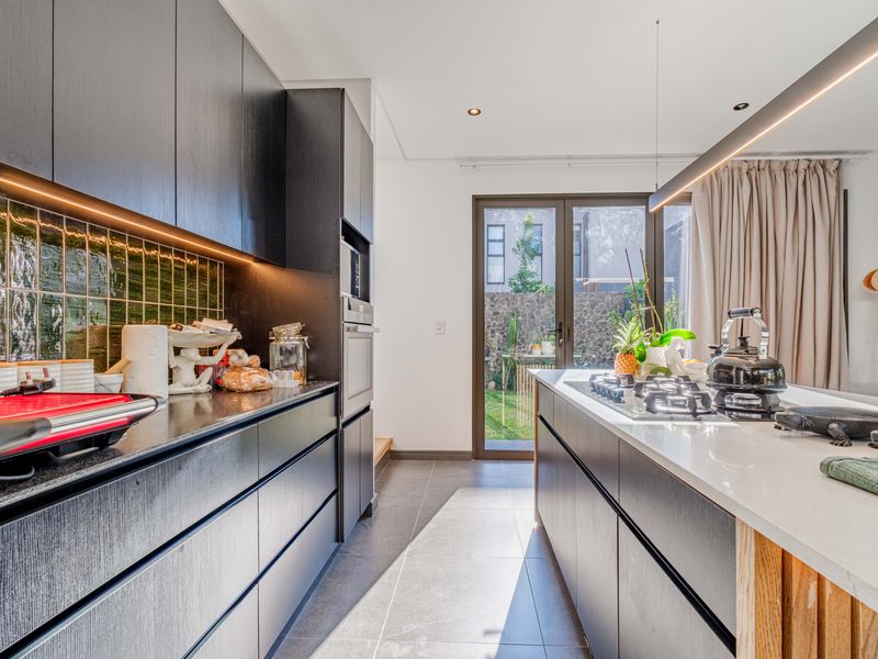 Modern 4-Bedroom Forest-Facing Townhouse for Sale in Elaleni Lifestyle Estate, Ballito - Photo 4