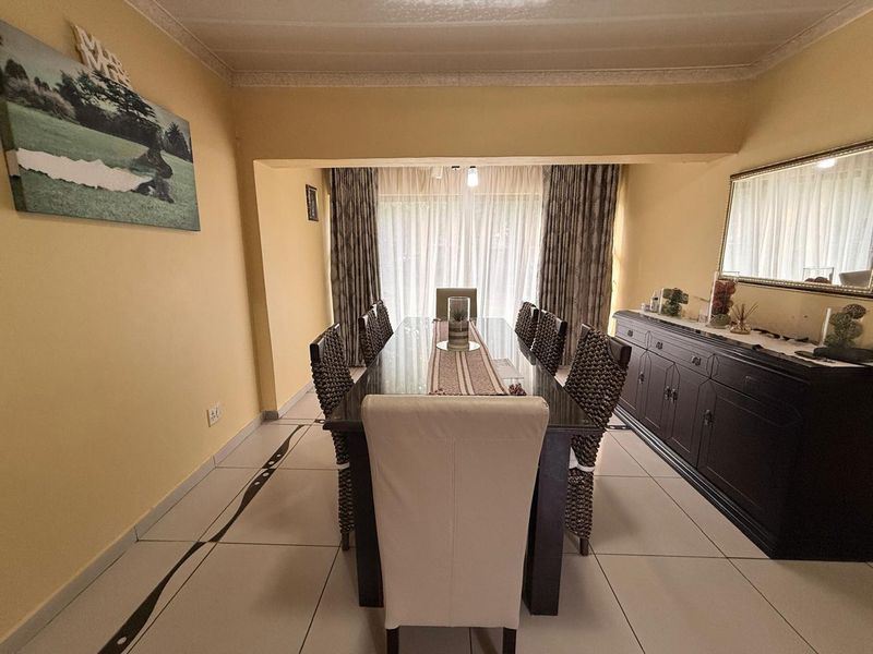 Two Thousand square Signal Hill Property - Photo 7