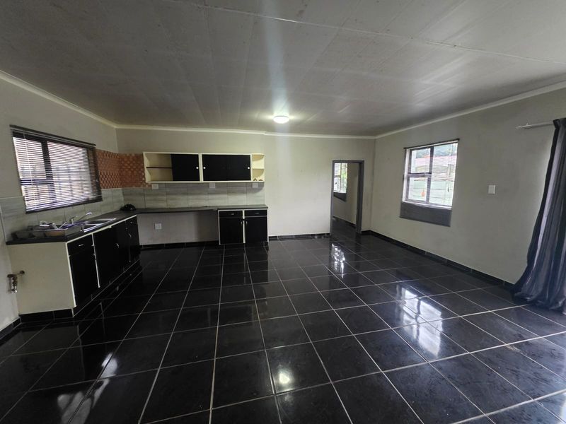 Charming 1 Bedroom Garden Cottage to Rent – Available Immediately! - Photo 3