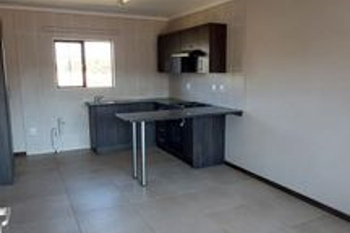 Apartment Rental Monthly In Brakpan - Photo 3